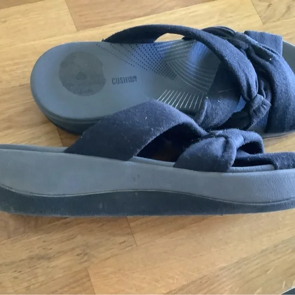 Clarks sandals - Picture 2 of 3